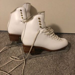 Jackson 4200 figure skates size 7B